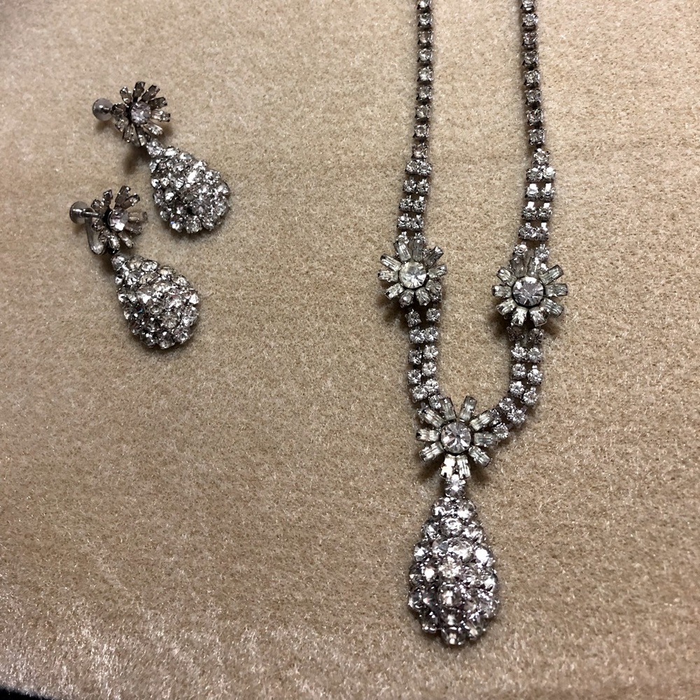 Vintage 1950s bridal rhinestone necklace/earrings